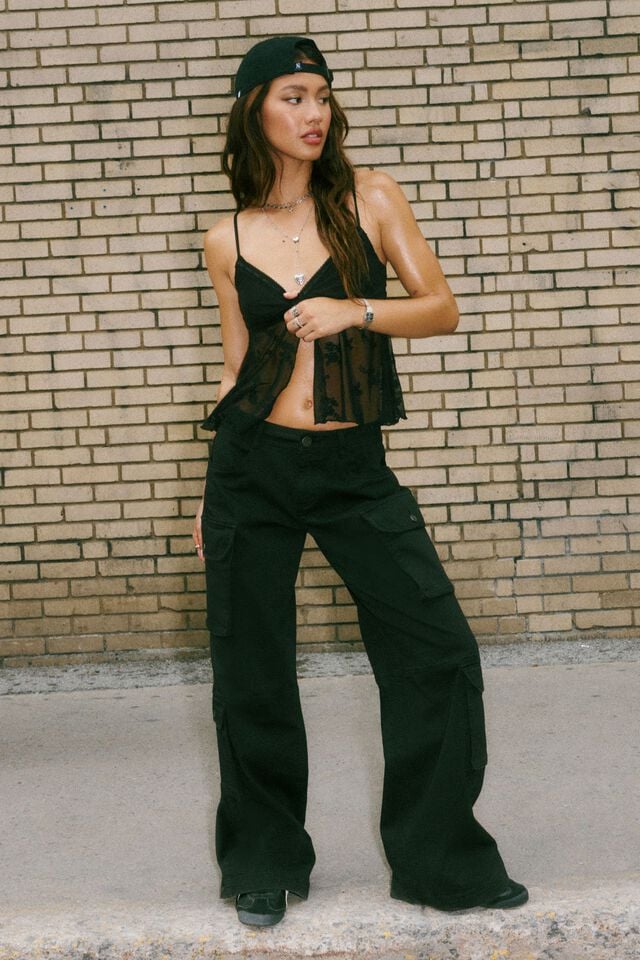 Black Garage Cameron Low Rise Women Cargo Pants | A-8520947