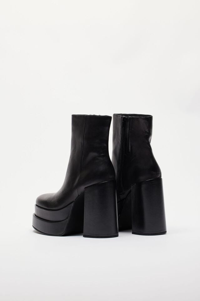 Black Garage Steve Madden - Cobra Platform Women Boots | A-7053498