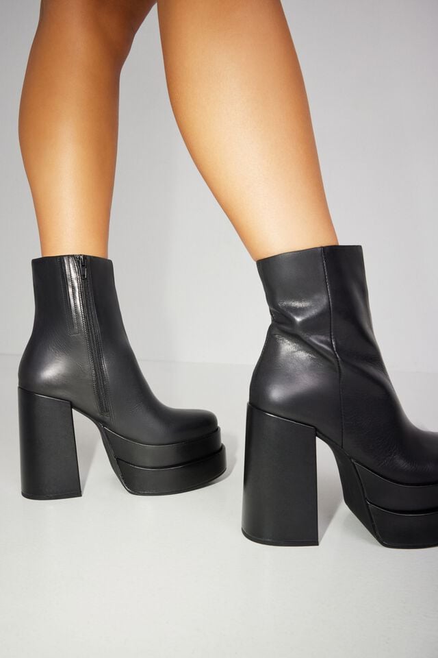 Black Garage Steve Madden - Cobra Platform Women Boots | A-7053498