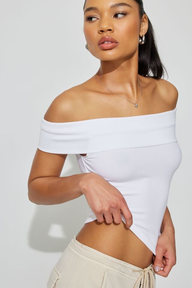 White Garage Off Shoulder Women T Shirts | A-8172349
